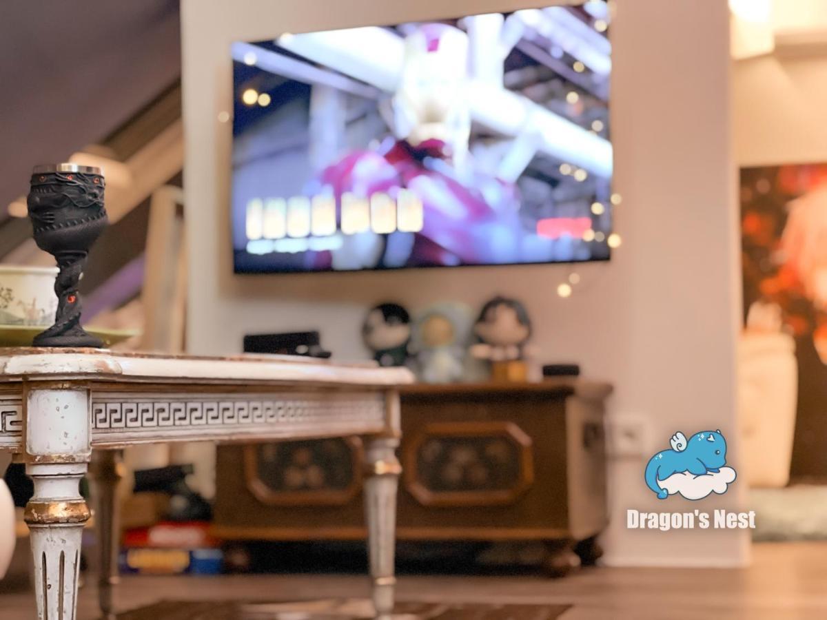 Dragon's Nest: Cozy & Modern Attic Loft Nuremberg Apartment *