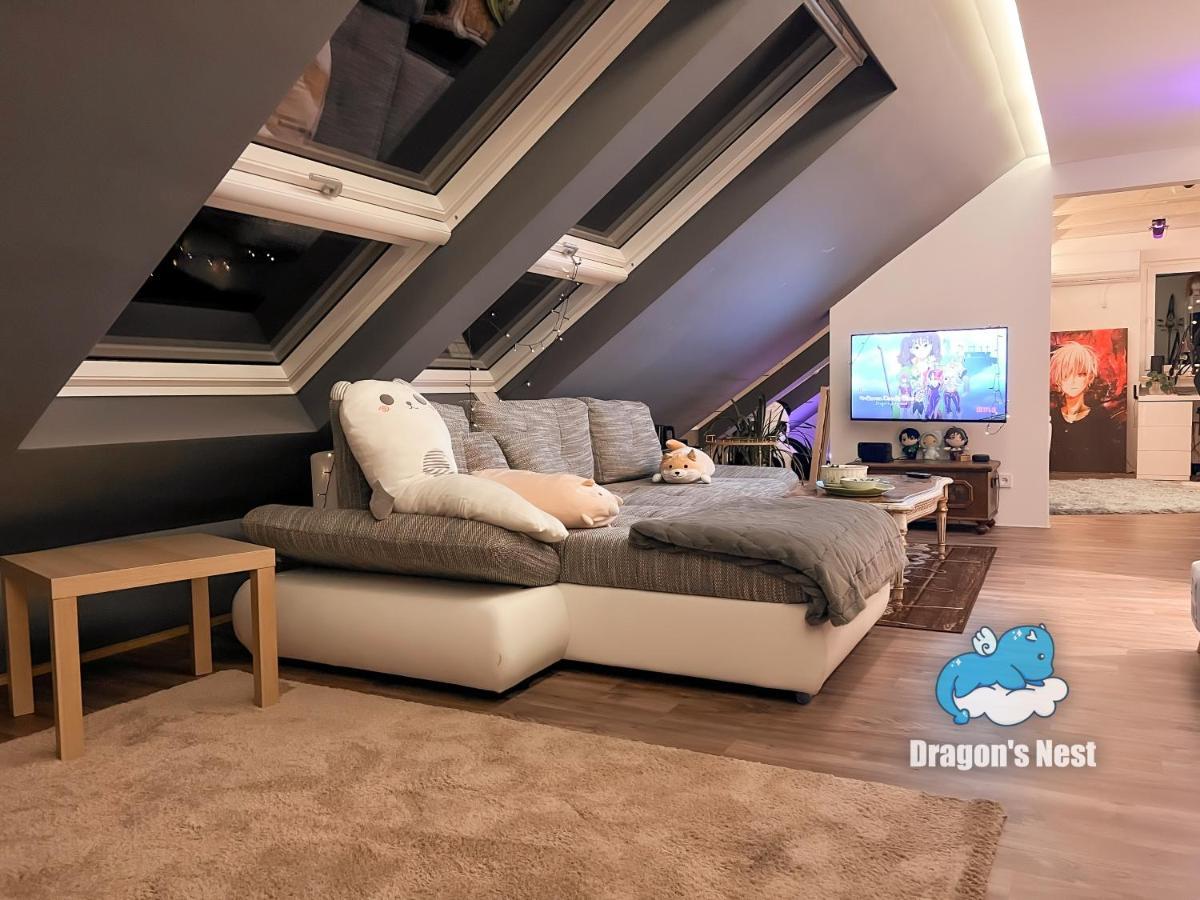 Dragon's Nest: Cozy & Modern Attic Loft Nuremberg Apartment Schwaig bei Nurnberg